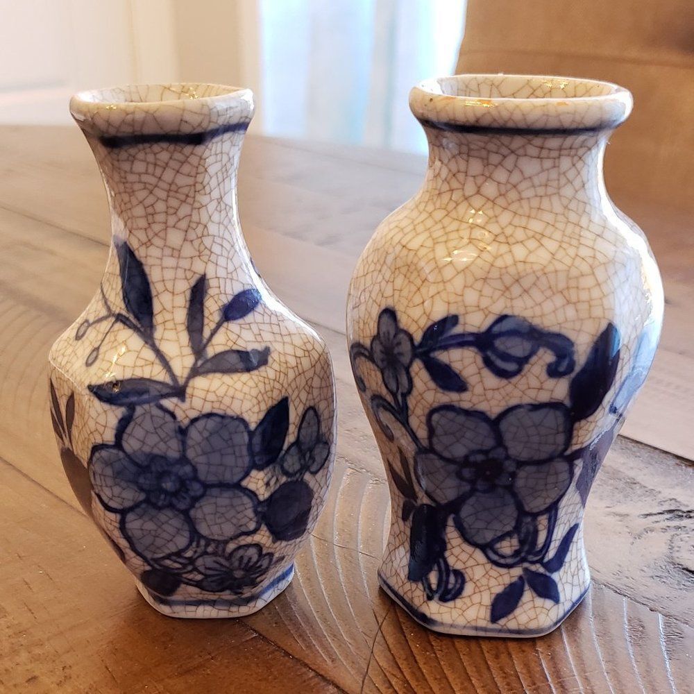 𝅺Abbott Collection Vintage Ceramic Grey Blue Lily Faux Crackle Mini Vases